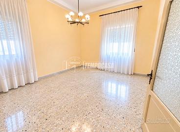 SOLUZIONE INDIPENDENTE CON AMPIO GIARDINO NEL CUOR