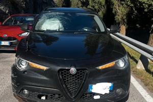 Stelvio 2019 q4 cv 190 danni parte destra 