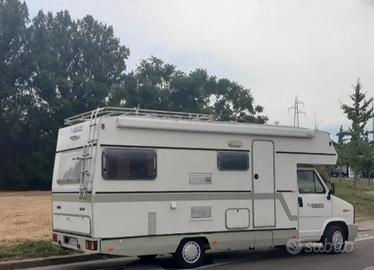 Camper mansardato Mobilvetta Albatros su fiat fuca