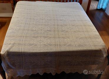 Copriletto uncinetto fatto a mano fantasia