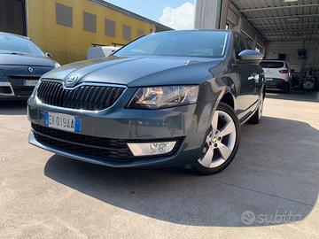 Skoda Octavia 1.6 TDI 105 CV DSG
