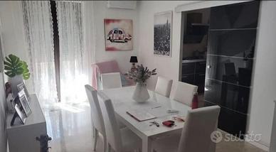 Stanza in rifinitissimo appartamento in centro