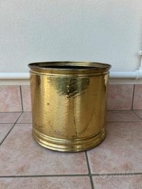 Vaso ottone con ruote