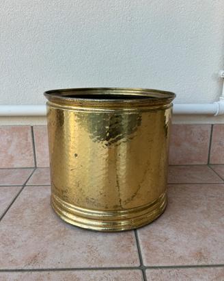 Vaso ottone con ruote