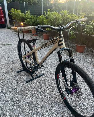 Bici dirt e pump track