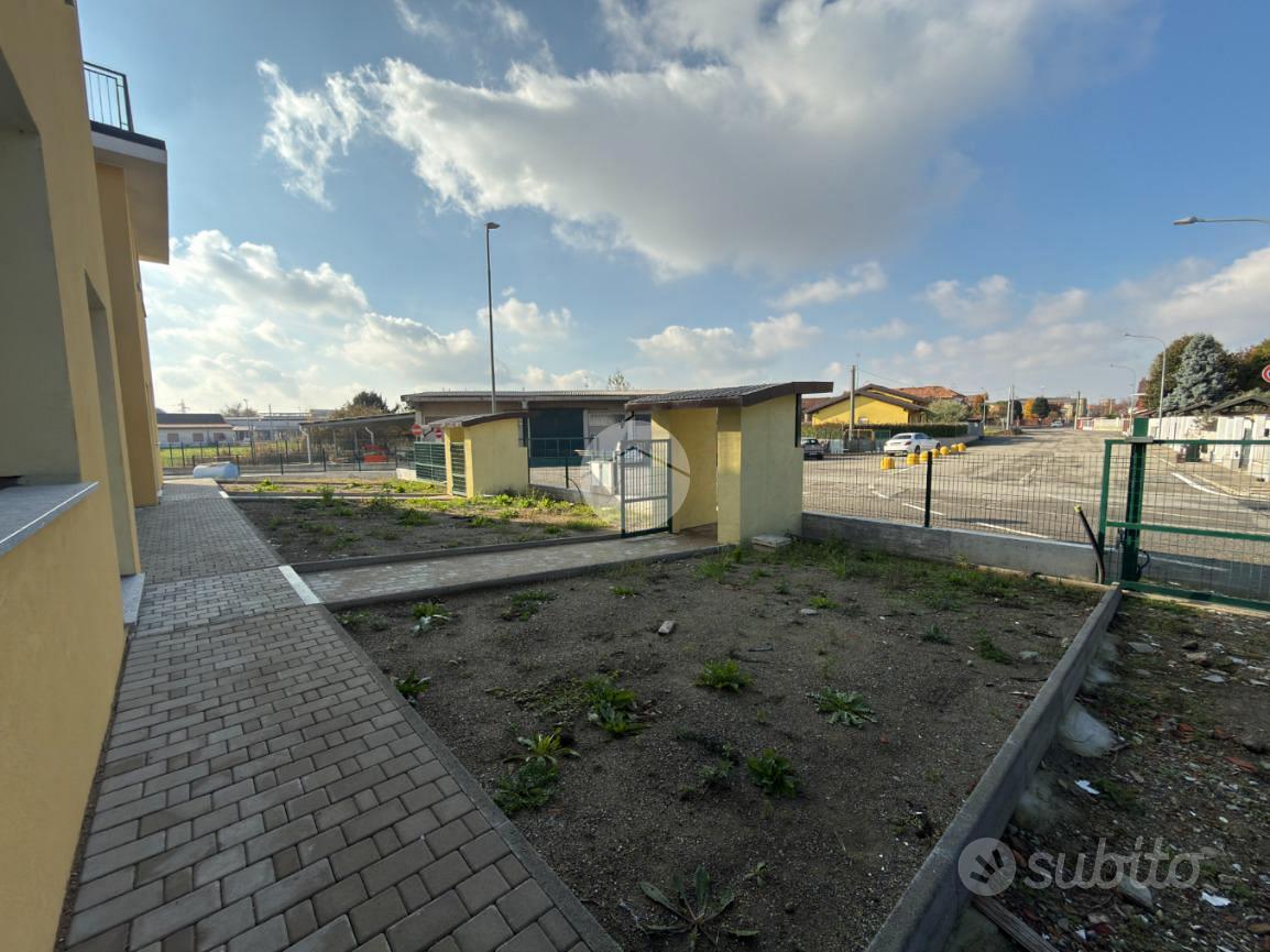 VILLA A SCHIERA D'ANGOLO A CARESANABLOT - Vista 3