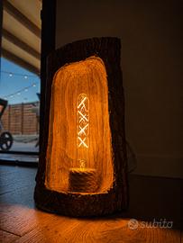 Lampada scultorea in legno-pezzo unico