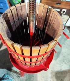 Attrezzatura Vendemmia Torchio inLegno+Pigiatrice