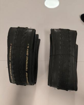 Gomme gravel Vittoria terreno dry 38