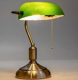Lampada da tavolo verde
