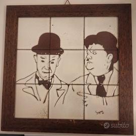 quadro in ceramica raffiguranti stanlio e ollio 