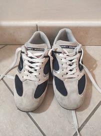 Tommy Hilfiger/ scarpe bambino numero 30