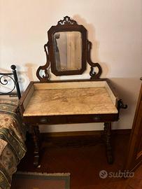 Mobile in marmo con specchio del 1900