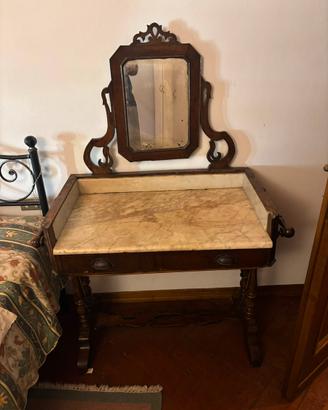 Mobile in marmo con specchio del 1900