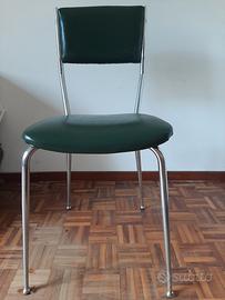 sedie anni 60 verde bottiglia cucina e tavolo 