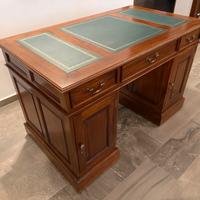Scrivania in legno massello