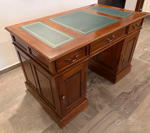 Scrivania in legno massello