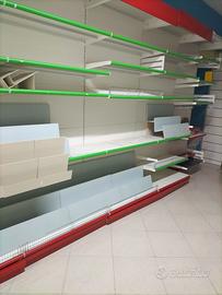 Vendita scaffali commerciali