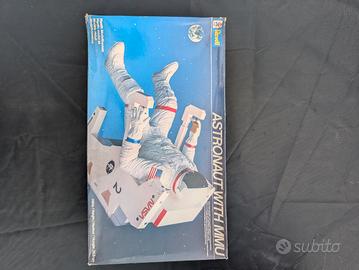 ASTRONAUT WITH MMU REVELL 1/8 MODEL KIT 1984