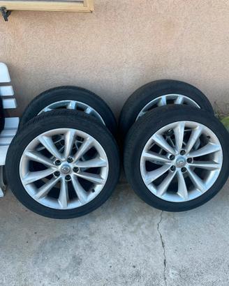 4 gomme con cerchi Opel