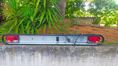 Barra portafaro posteriore per rimorchio/carrello