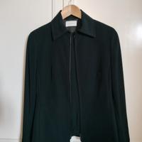 Completo giacca e pantalone nero, cuciture rosse 