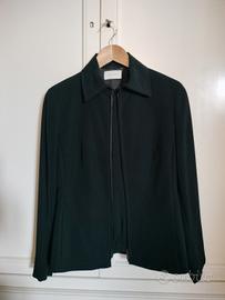 Completo giacca e pantalone nero, cuciture rosse 