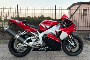 Yamaha R1