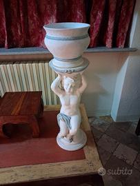 statua  con vaso 