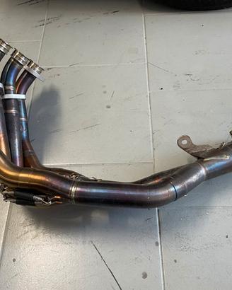 Scarico inox Akrapovic. yamaha ar6 06-24