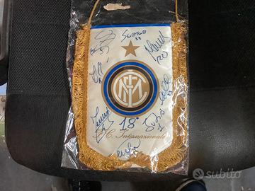 Gagliardetto inter 2009 -10 autografato
