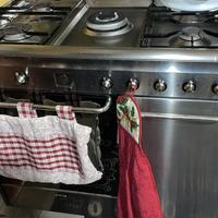 Cucina con 5 fuochi forno elettrico ventilato