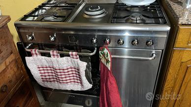 Cucina con 5 fuochi forno elettrico ventilato