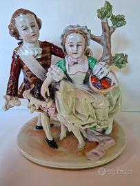 Statuetta in porcellana Capodimonte anni 70.