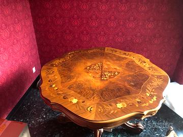 Tavolo da pranzo in legno