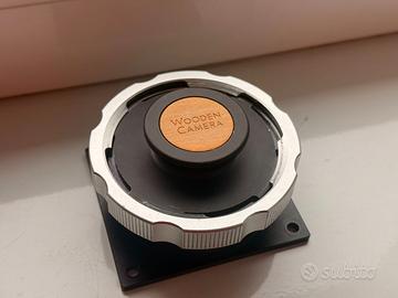 Red DSMC2 Wooden Camera Attacco PL Mount