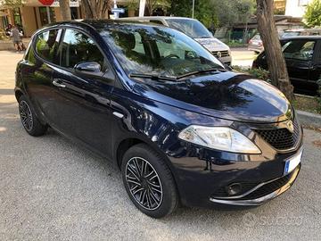 Lancia Ypsilon 1.2 Gold.  Perfetta!