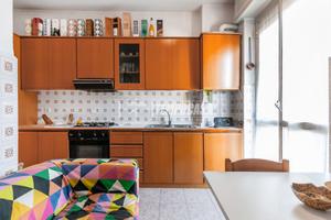 2 LOCALI BUONE CONDIZIONI CON CANTINA
