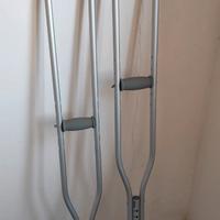 Bastoni ascellari regolabili in altezza