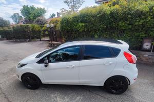 Ford Fiesta 1.0 100CV AUTOMATICA Black & White Edi