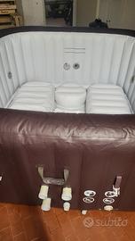 Piscina con idromassaggio