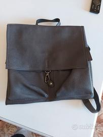borsa/zaino in pelle prodotto artigianalmente
