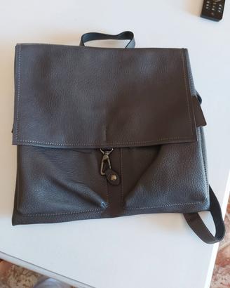 borsa/zaino in pelle prodotto artigianalmente