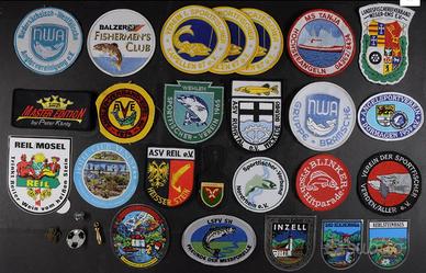 GRANDE COLLEZIONE STEMMA PESCA SPILLA  ADESIVO