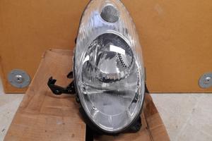 Faro Anteriore Dx Nissan Micra k12
