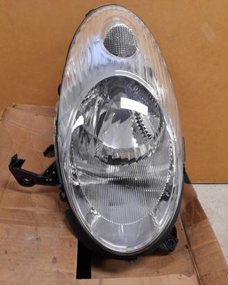 Faro Anteriore Dx Nissan Micra k12