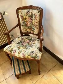 SEDIA CON POGGIAPIEDI