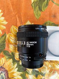 Nikon AF D 85 mm 1.8