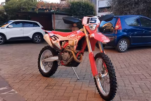 GASGAS EC250F  con 25  ORE totali COME NUOVA