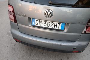 un' auto Volkswagen Touran
